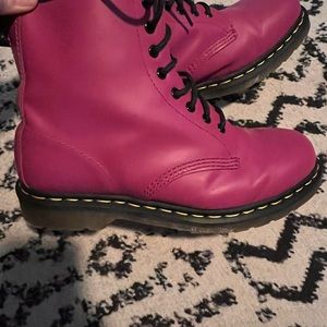 Dr. Martens 1460 Smooth Fuschia US size 10 EU 42